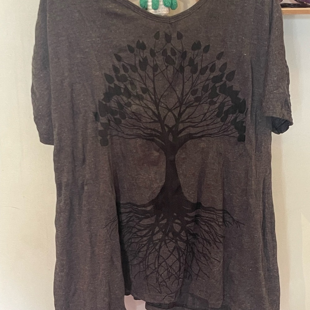 Sure Design Gray Tree Graphic Women's Top